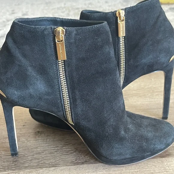 Micheal Kors Velvet Black Ankled High Heels Boots Size 8 1/2M - Picture 14 of 17